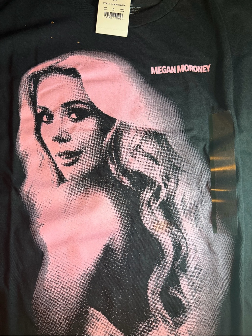 Megan Moroney Cloud 9 Black Graphic T-Shirt Size M Pink Portrait Album Merch - Picture 6 of 8